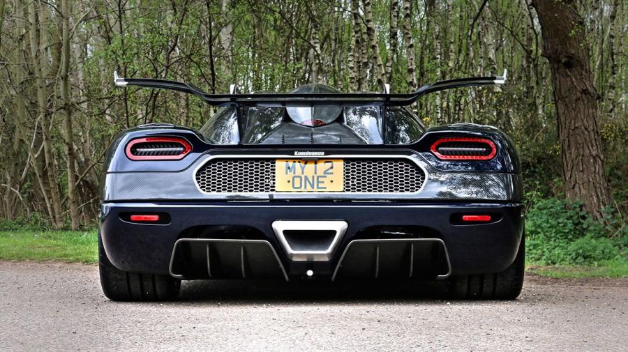  Koenigsegg One:1 2015 года  (UK) (фото 18 из 19)